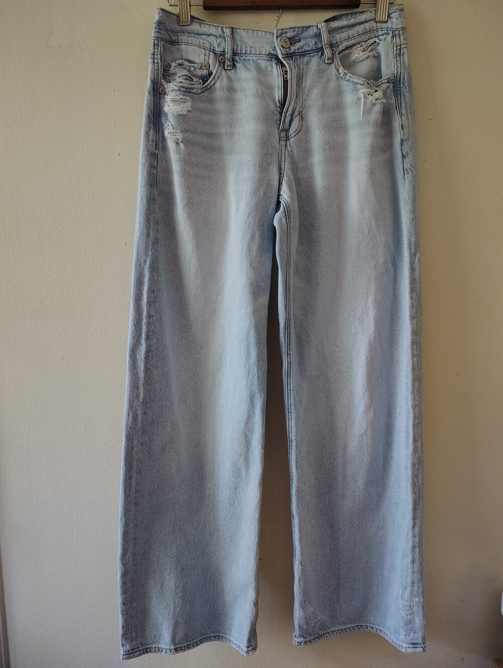 American Eagle Light Blue Low Rise Skater Jean 4 Baggy Relaxed Distressed Grunge
